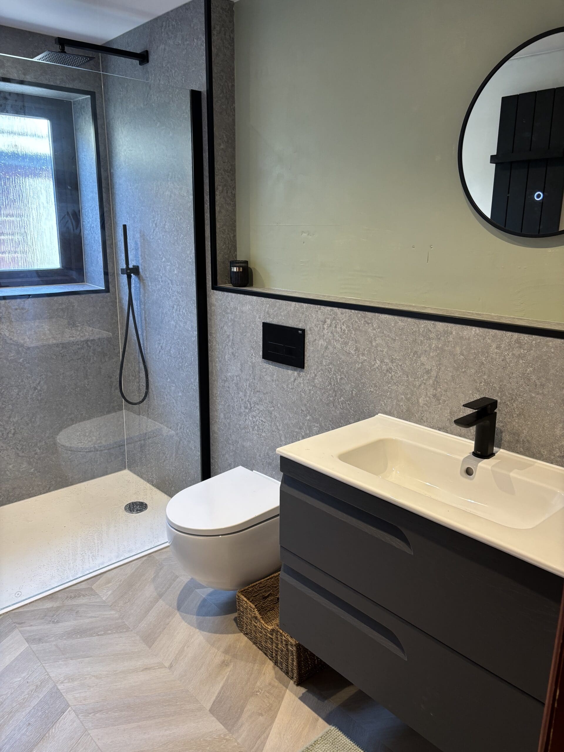 DC Plumbing & Heating cover photo