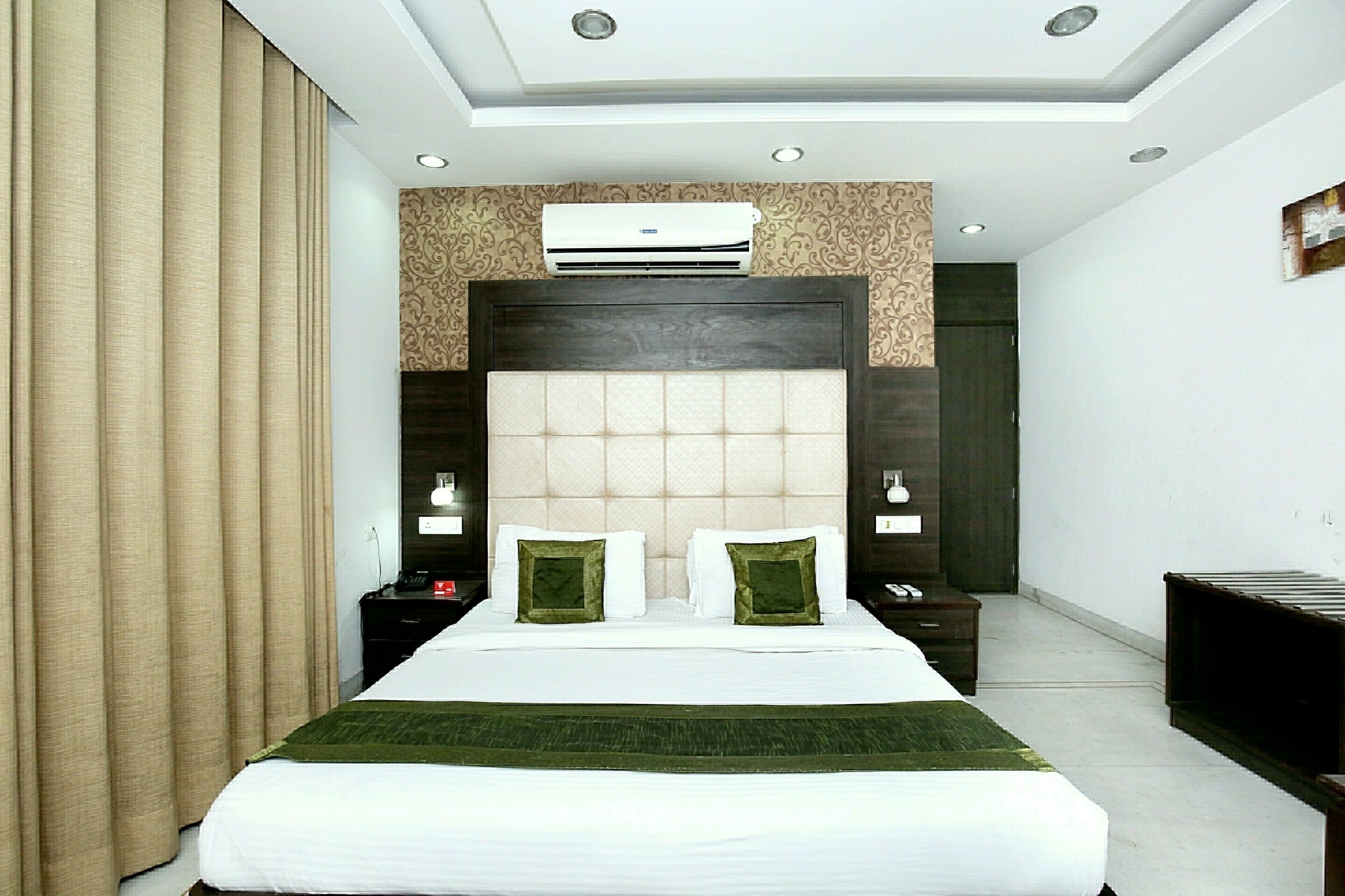 OYO 5121 Hotel Ocean logo
