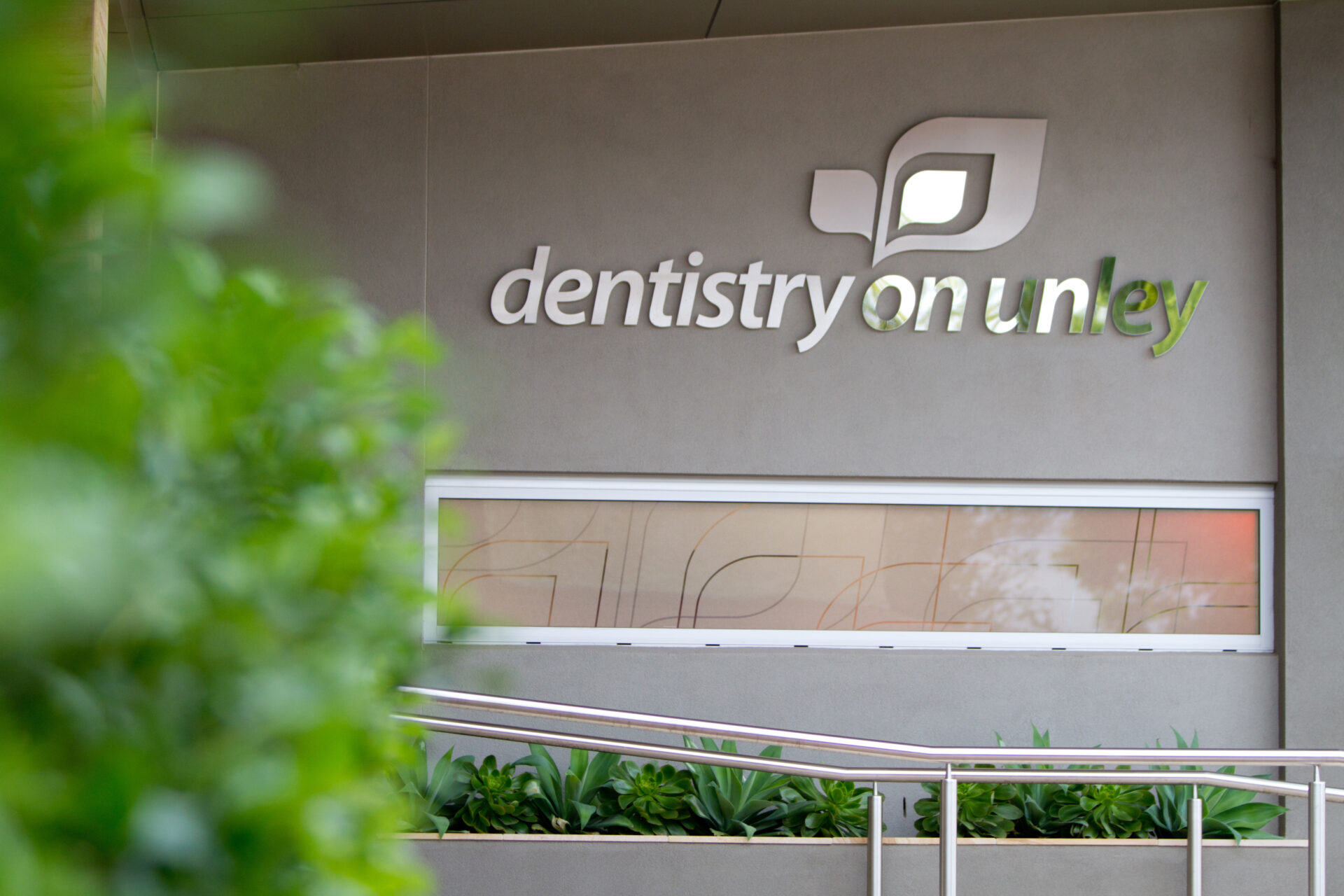 Dentistry on Unley logo